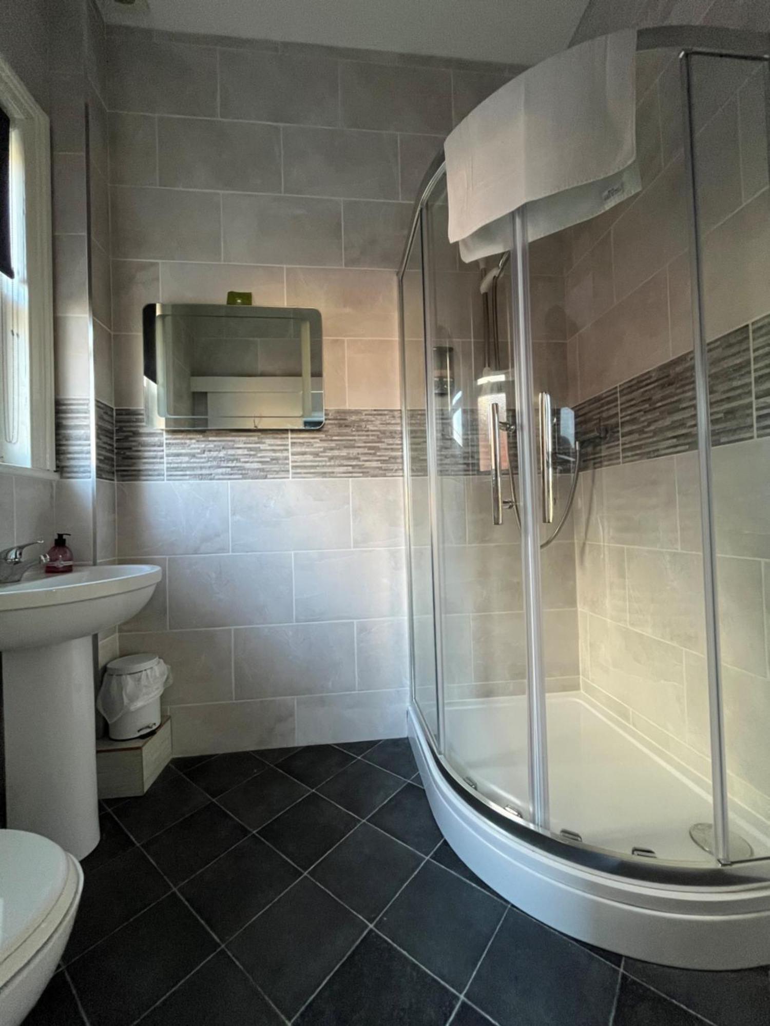 Hotel 50 Bournemouth Bagian luar foto