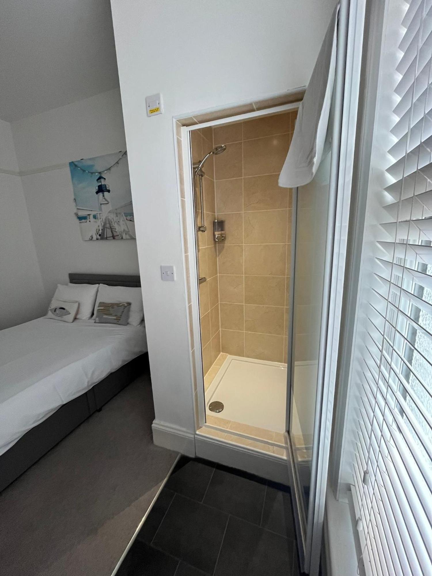 Hotel 50 Bournemouth Bagian luar foto